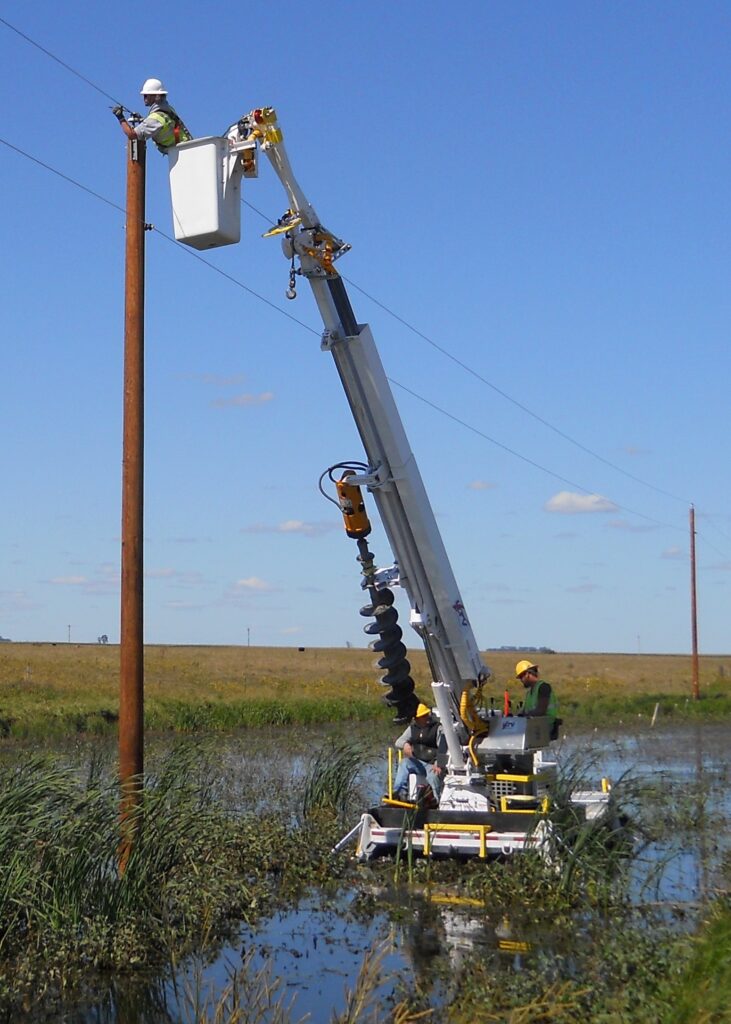 UTV International - Achiever RT-02 Digger Derrick